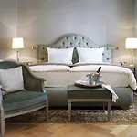 Romantik Zur Glocke Hotel 2*