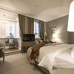 Romantik Zur Glocke Hotel 2*