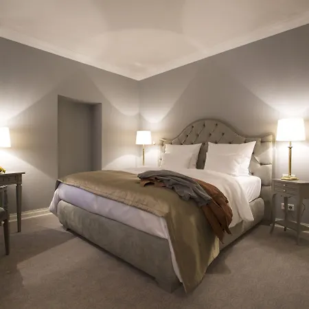 Romantik Zur Glocke Hotel Trevír