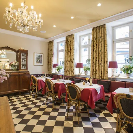 Romantik Zur Glocke Hotel Trevír