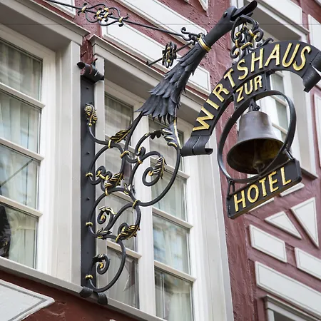 钟声浪漫酒店 2* 特里尔