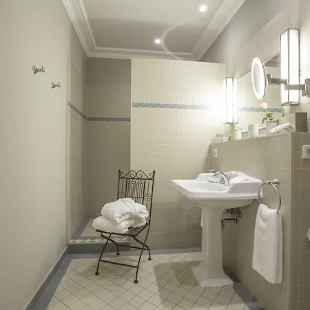 Hotel Romantik Zur Glocke Trevír