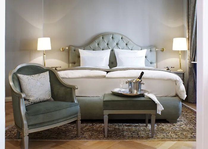 钟声浪漫酒店 酒店 2*