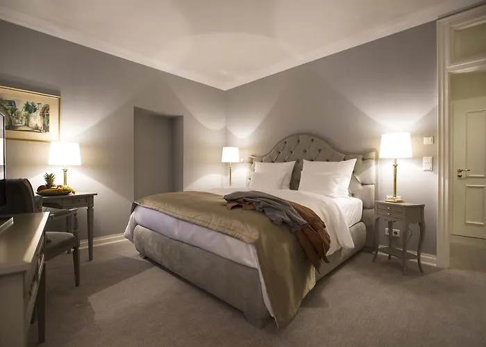 Romantik Zur Glocke Hotel Trèves