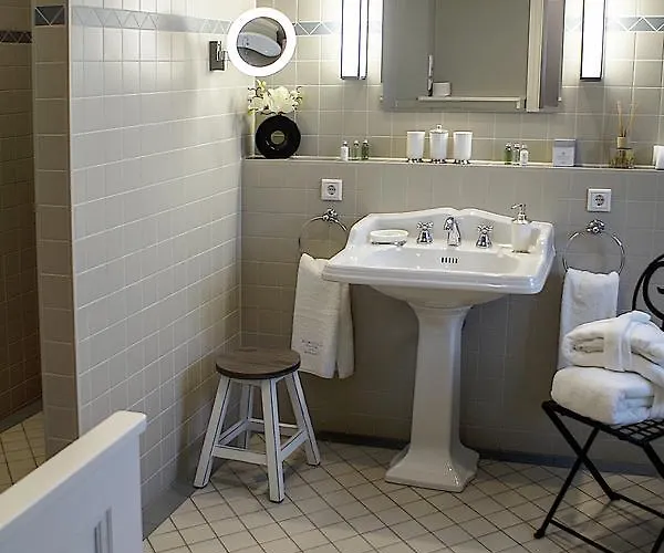 钟声浪漫酒店 2*